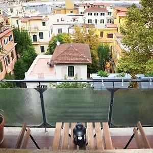 Maurice Penthouse , Roma Italia